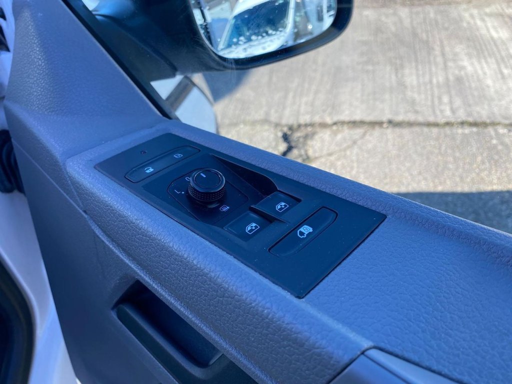 Used Volkswagen Transporter 2021 for sale - 78069348: Photo 25