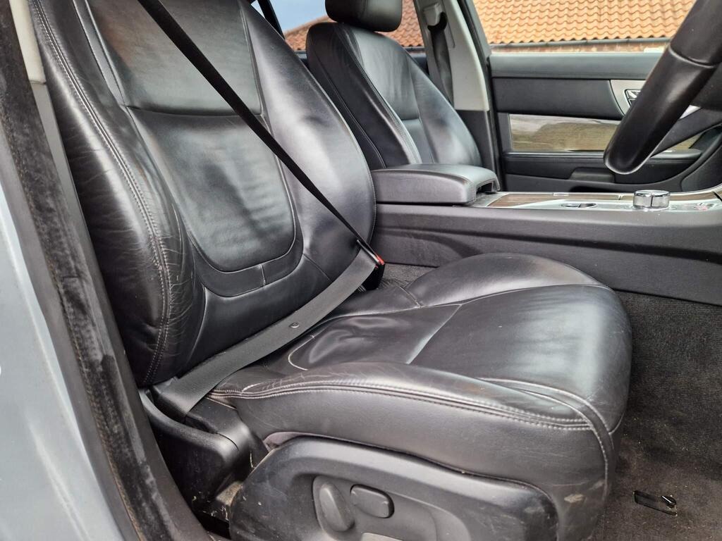 Used Jaguar XF 2013 for sale - 77403530: Photo 4