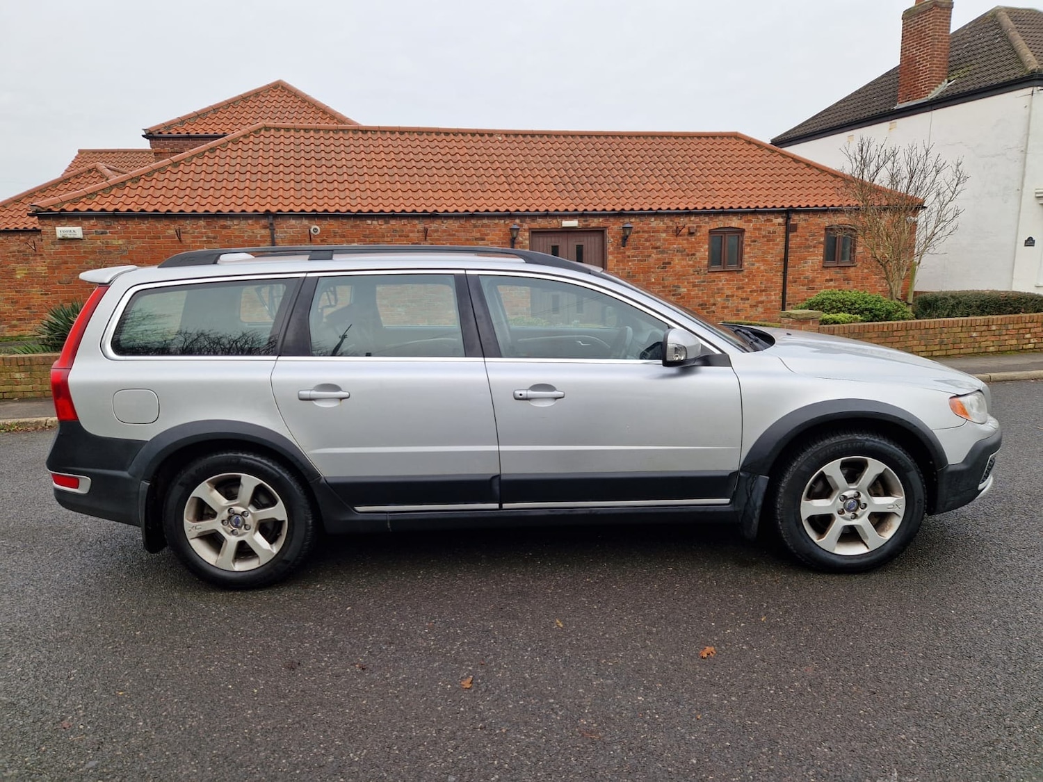 Used Volvo XC70 2010 for sale - 77147761: Photo 6
