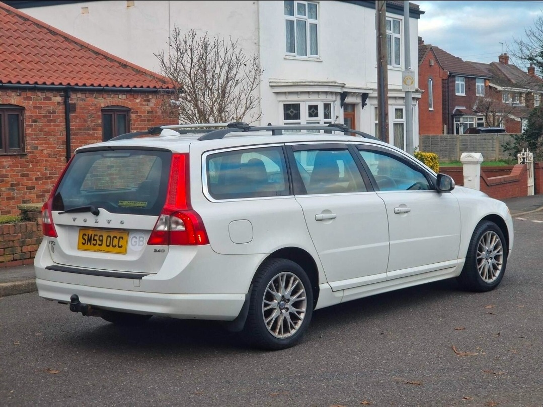 Used Volvo V70 2009 for sale - 77087363: Photo 6