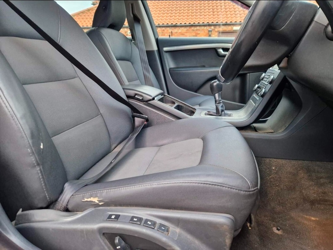 Used Volvo V70 2009 for sale - 77087363: Photo 8