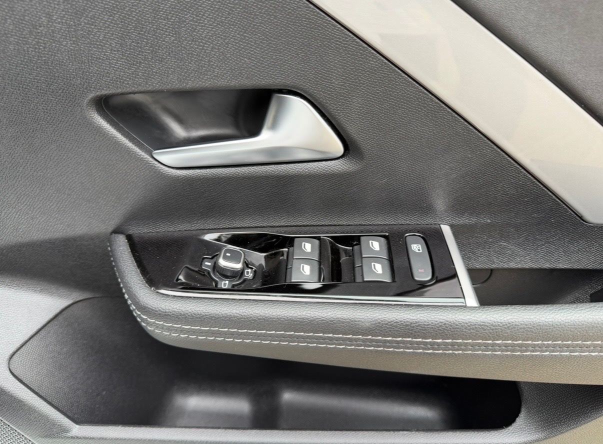 Used Vauxhall Astra 2023 for sale - 77782009: Photo 21