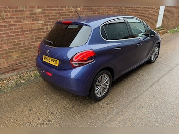 Used Peugeot 208 2017 for sale - 79441864: Photo