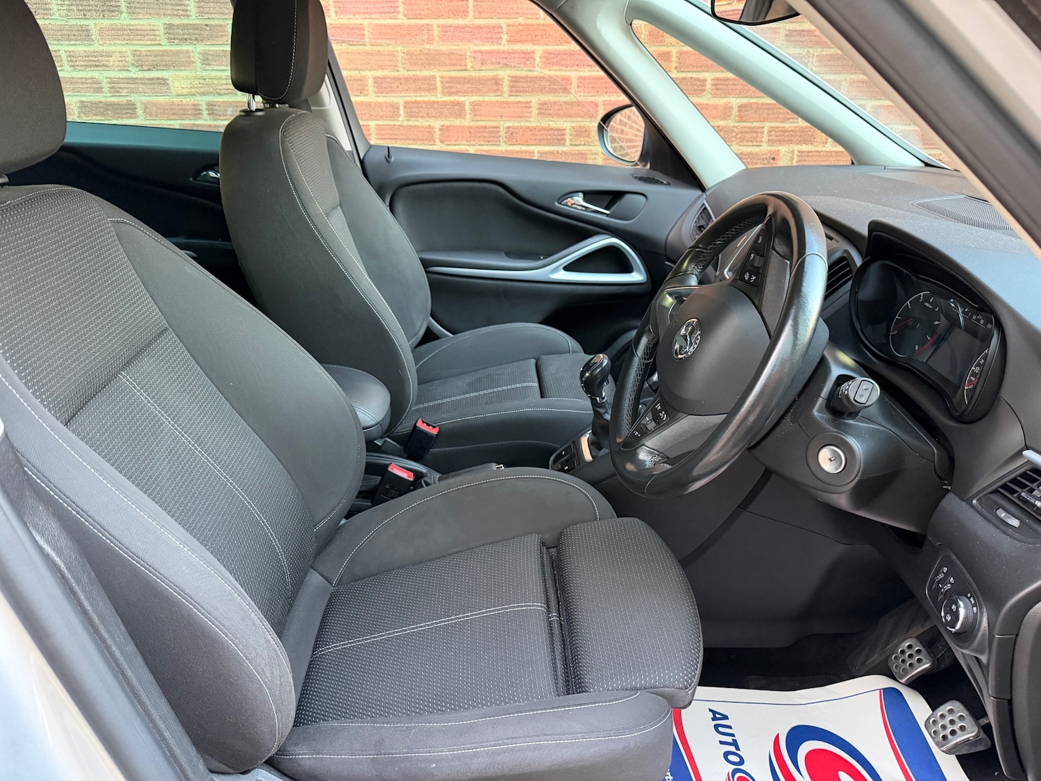 Used Vauxhall Zafira 2016 for sale - 77782096: Photo 8
