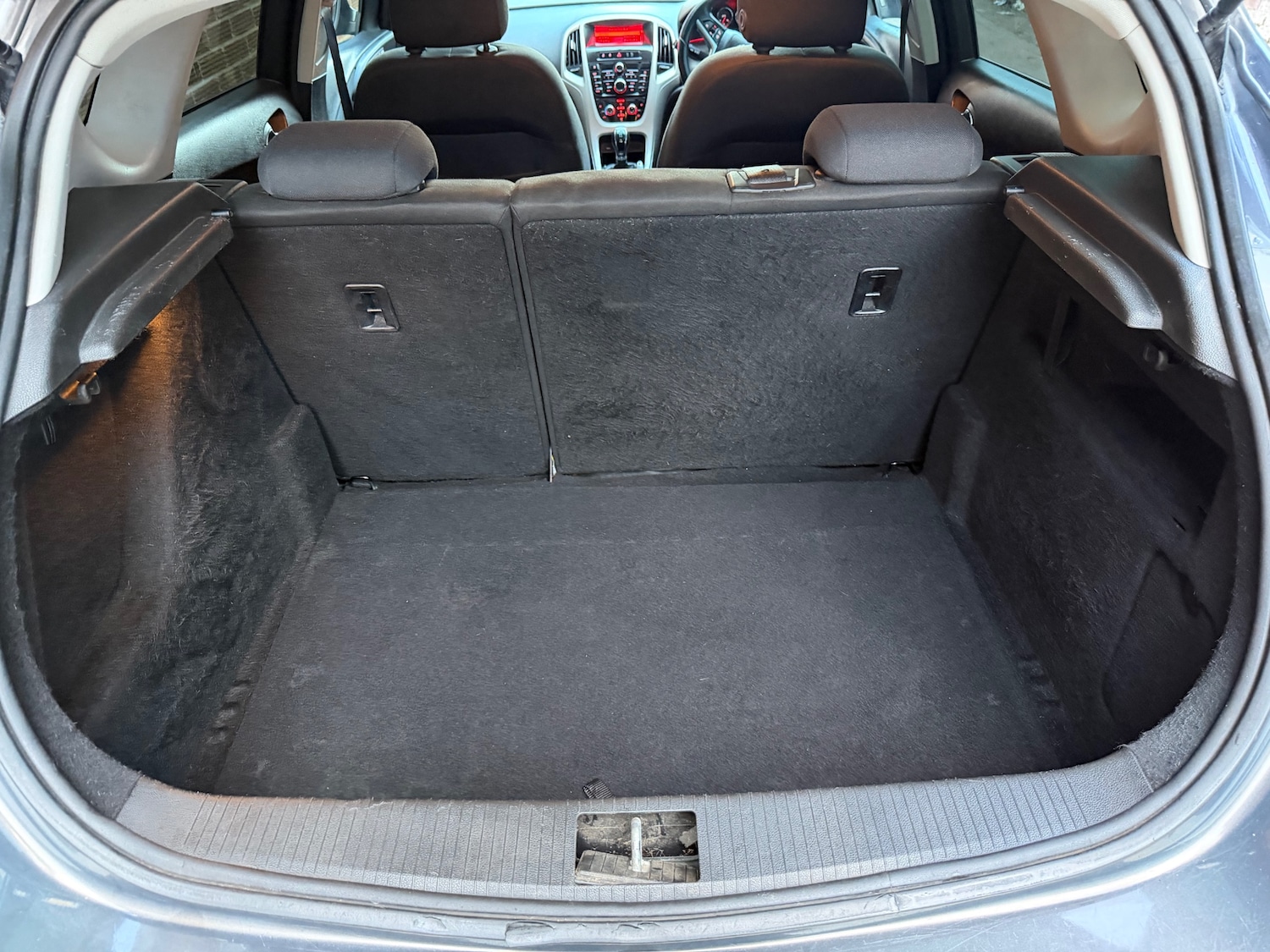 Used Vauxhall Astra 2013 for sale - 77890283: Photo 12