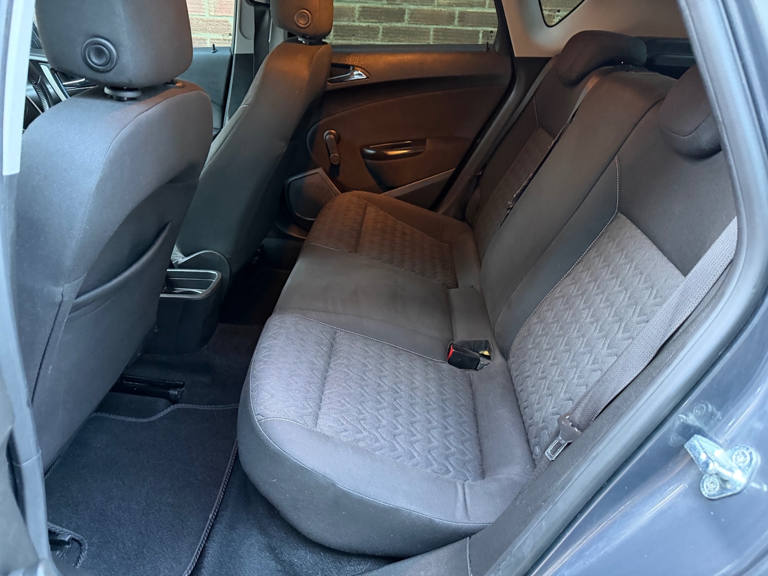 Used Vauxhall Astra 2013 for sale - 77890283: Photo 5