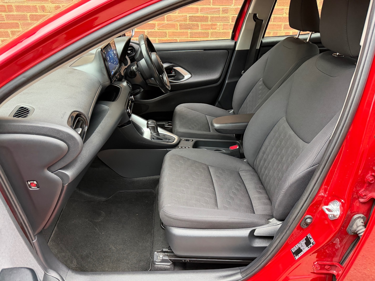 Used Mazda Mazda2 HYBRID 2024 for sale - 78081313: Photo 5