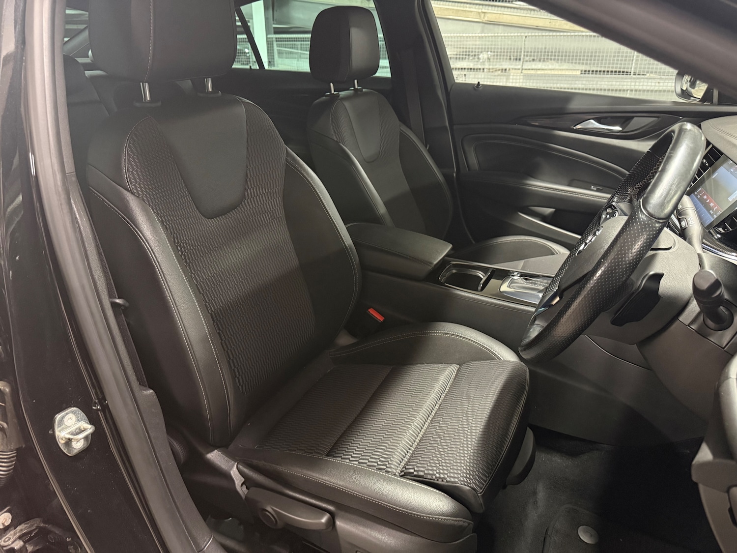 Used Vauxhall Insignia 2017 for sale - 77685886: Photo 25