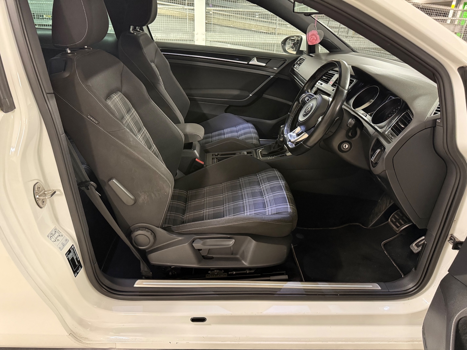 Used Volkswagen Golf 2015 for sale - 77218192: Photo 17