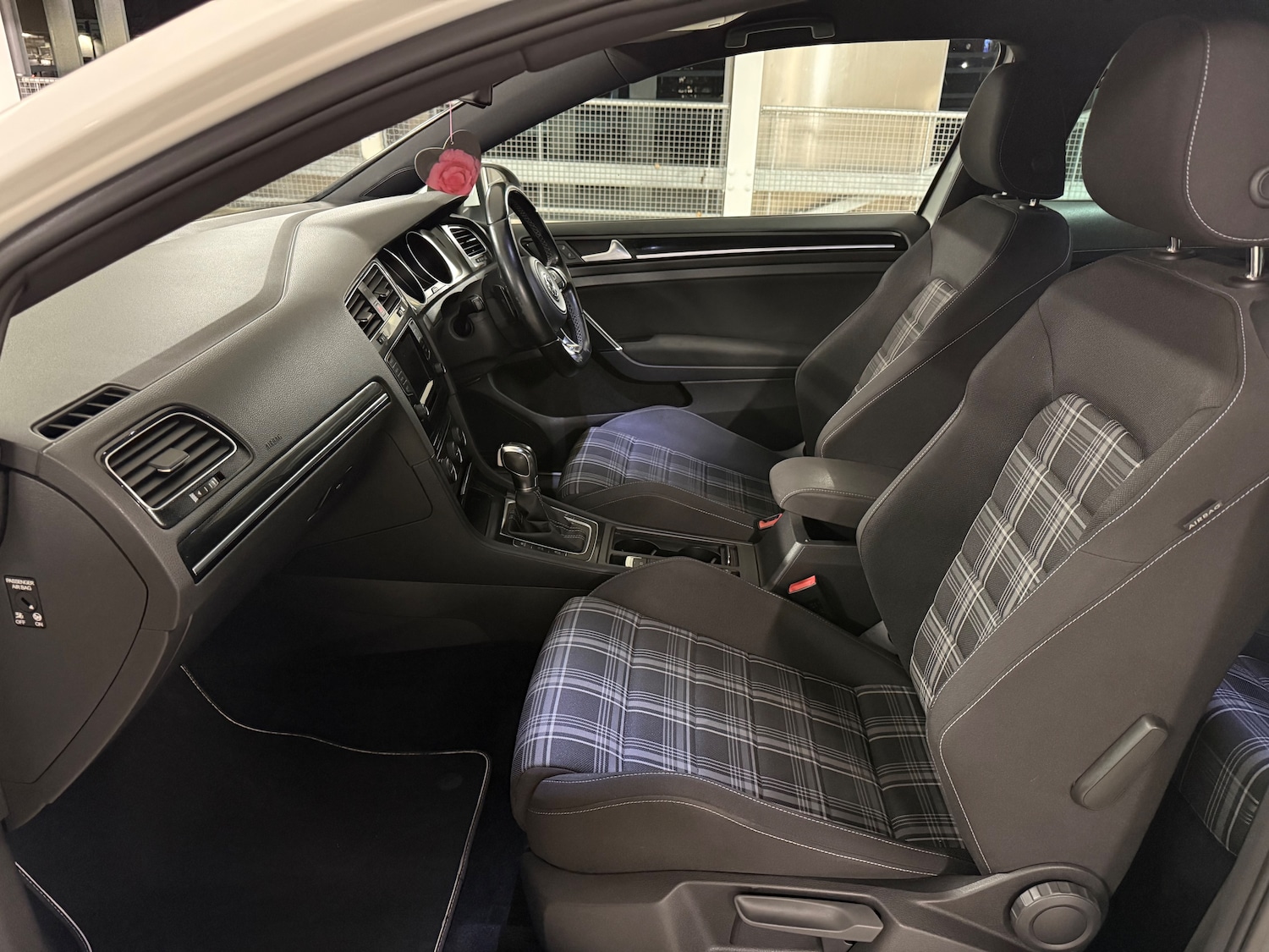 Used Volkswagen Golf 2015 for sale - 77218192: Photo 24