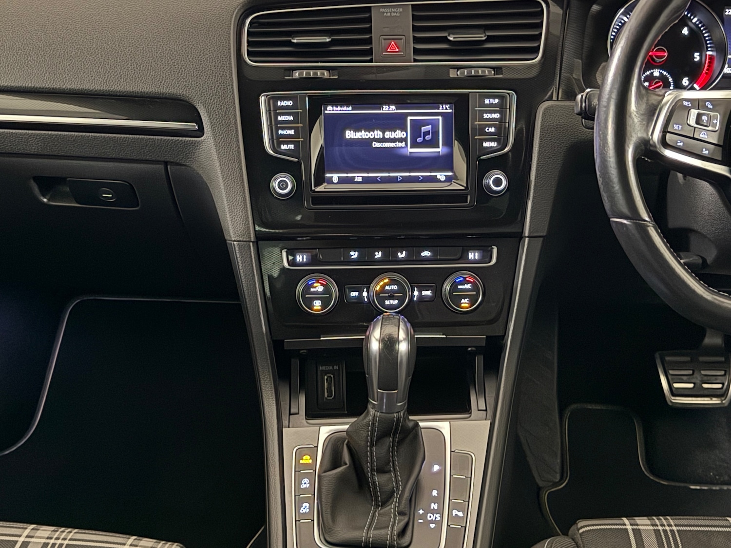 Used Volkswagen Golf 2015 for sale - 77218192: Photo 32