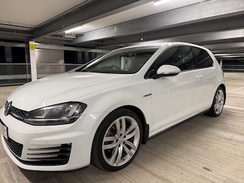 Used Volkswagen Golf 2015 for sale - 77218192: Photo