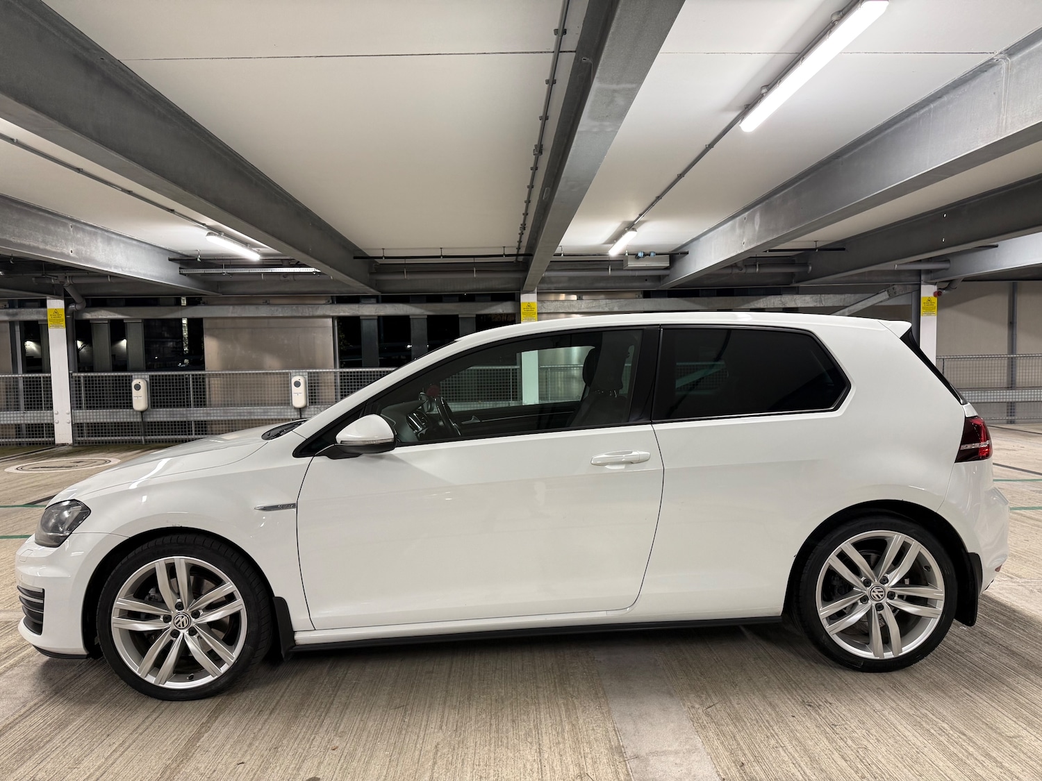 Used Volkswagen Golf 2015 for sale - 77218192: Photo 4