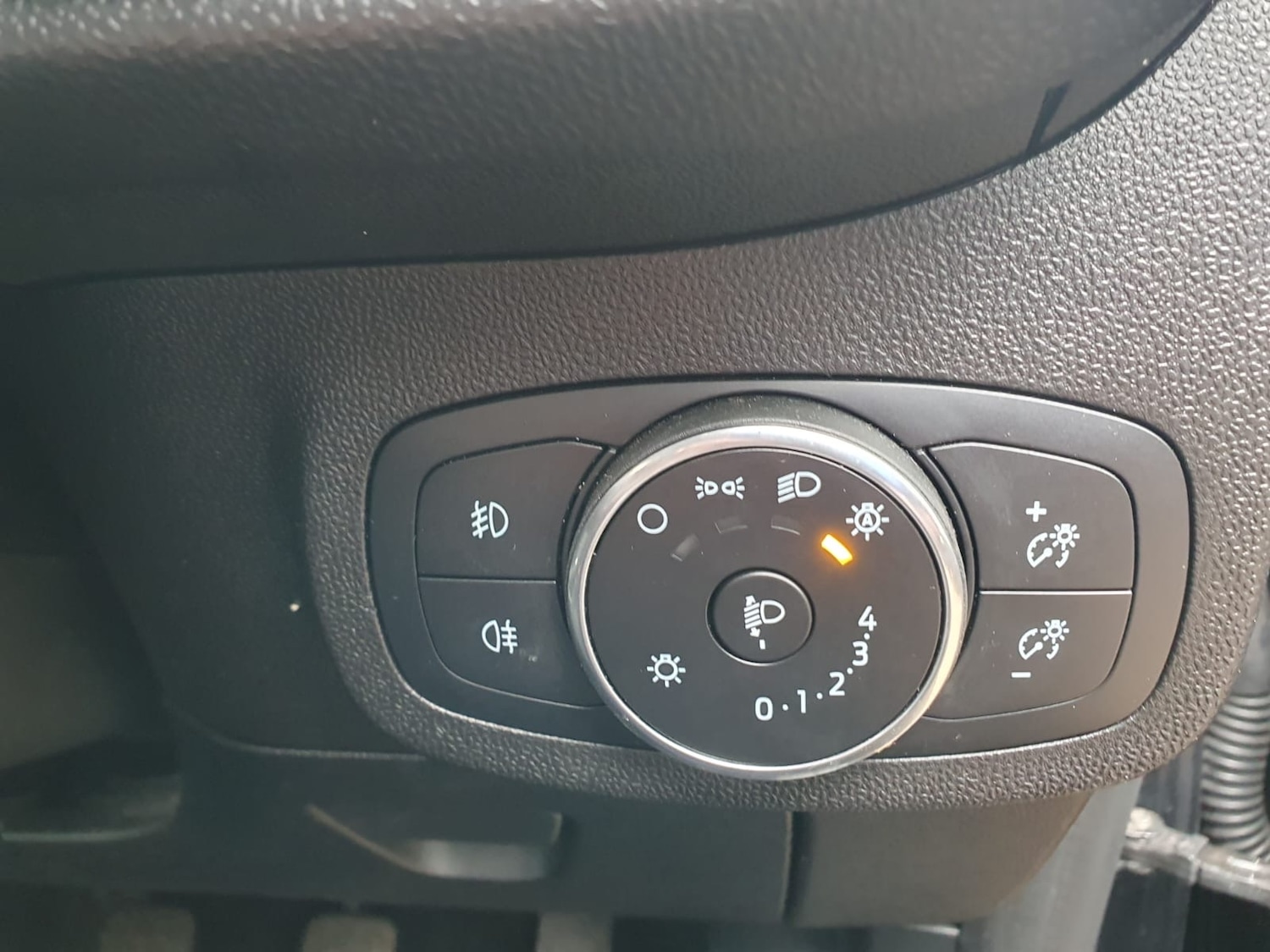 Used Ford Fiesta 2018 for sale - 77232335: Photo 25