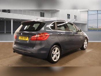 Used BMW 2 Series 2015 for sale - 77576587: Photo