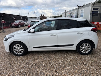 Used Hyundai i20 2016 for sale - 78213368: Photo