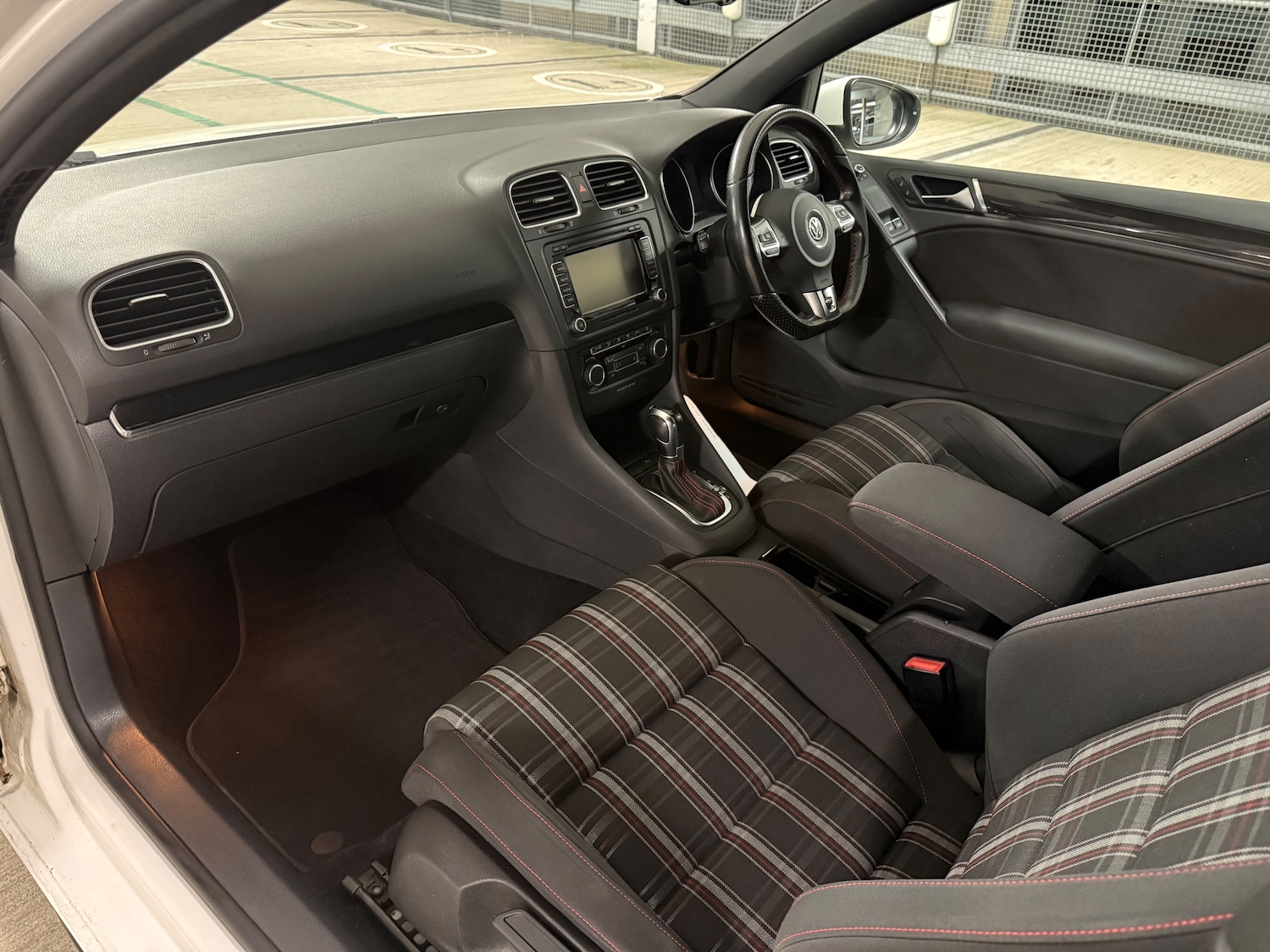 Used Volkswagen Golf 2011 for sale - 78022375: Photo 30