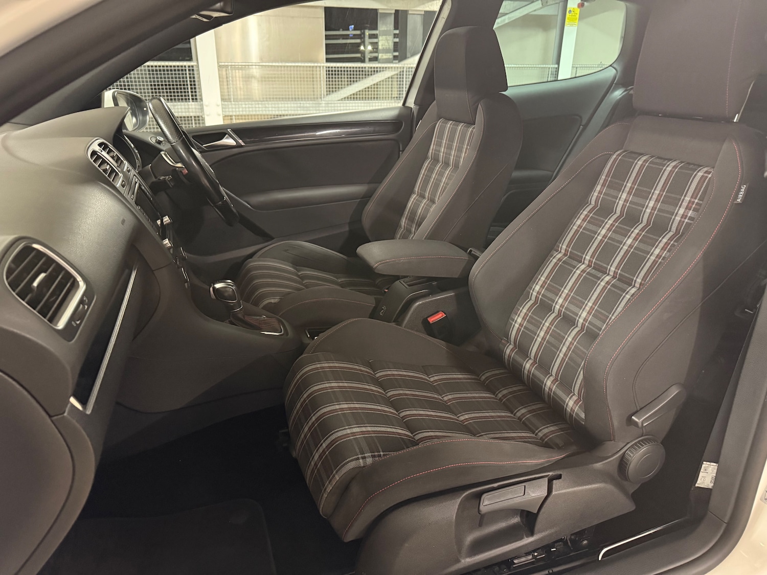 Used Volkswagen Golf 2011 for sale - 78022375: Photo 31