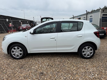 Used Dacia Sandero 2019 for sale - 78703354: Photo