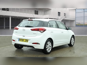 Used Hyundai i20 2016 for sale - 77576571: Photo