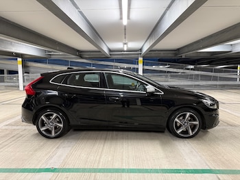 Used Volvo V40 2016 for sale - 78257954: Photo