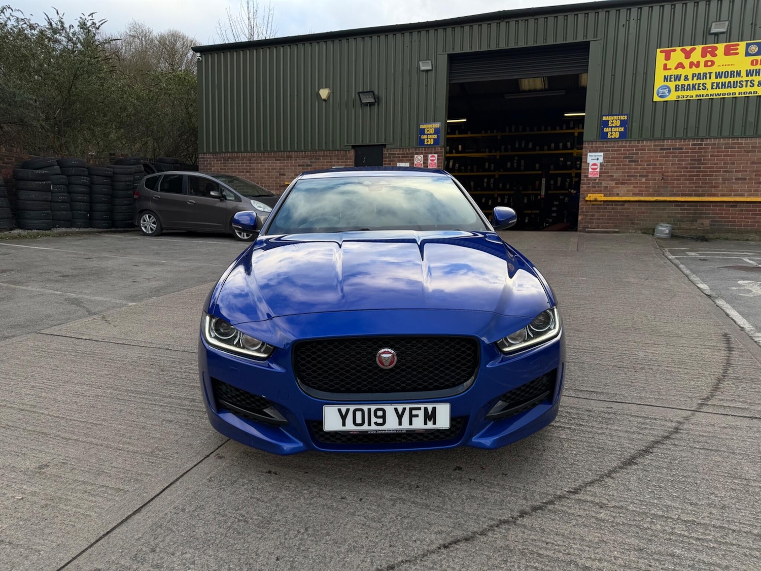 Used Jaguar XE 2019 for sale - 78171078: Photo 2