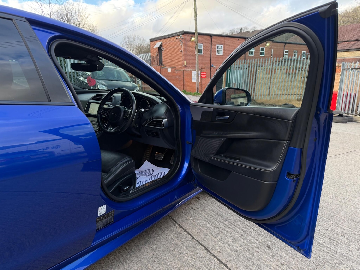 Used Jaguar XE 2019 for sale - 78171078: Photo 27