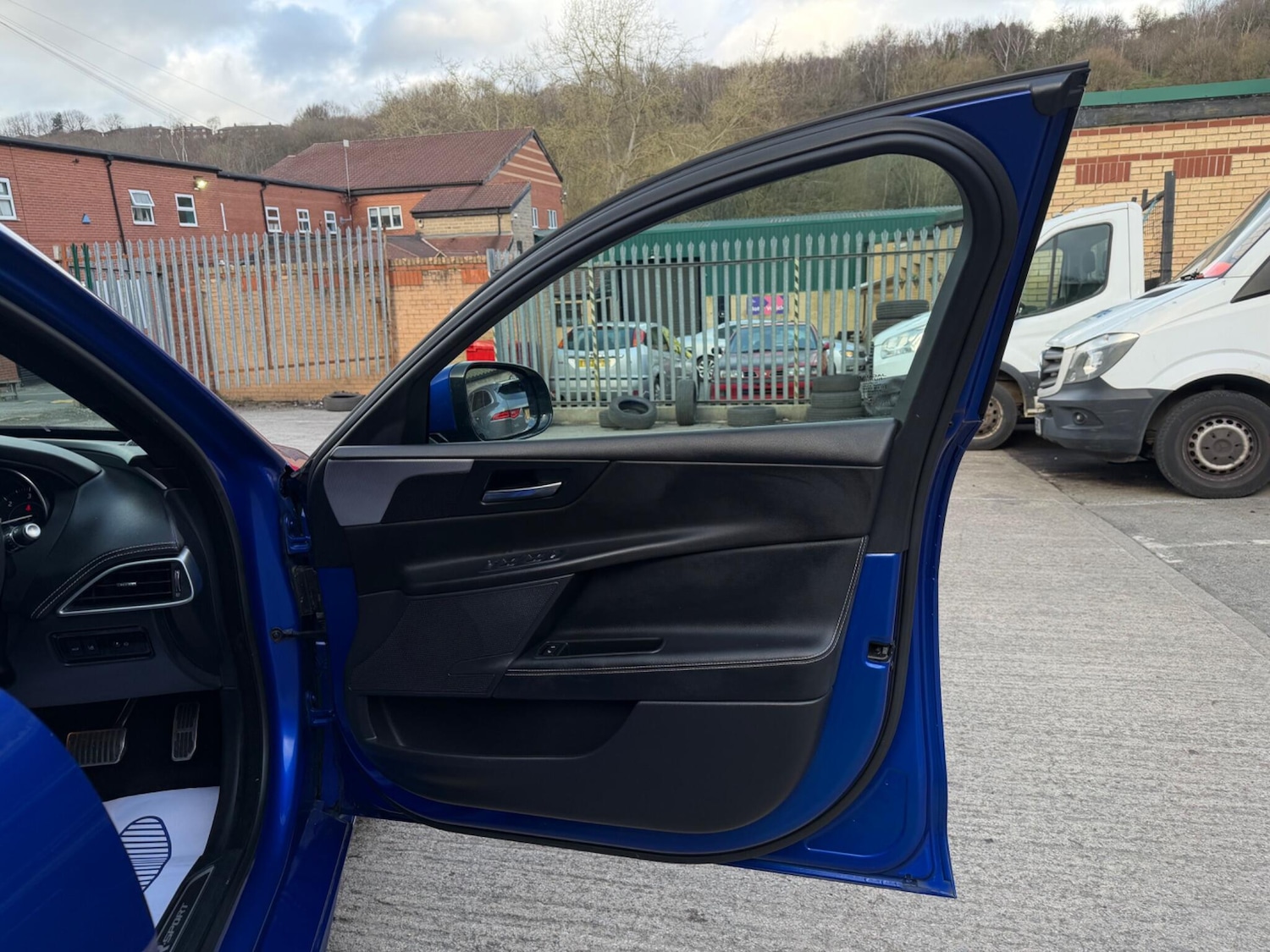 Used Jaguar XE 2019 for sale - 78171078: Photo 29