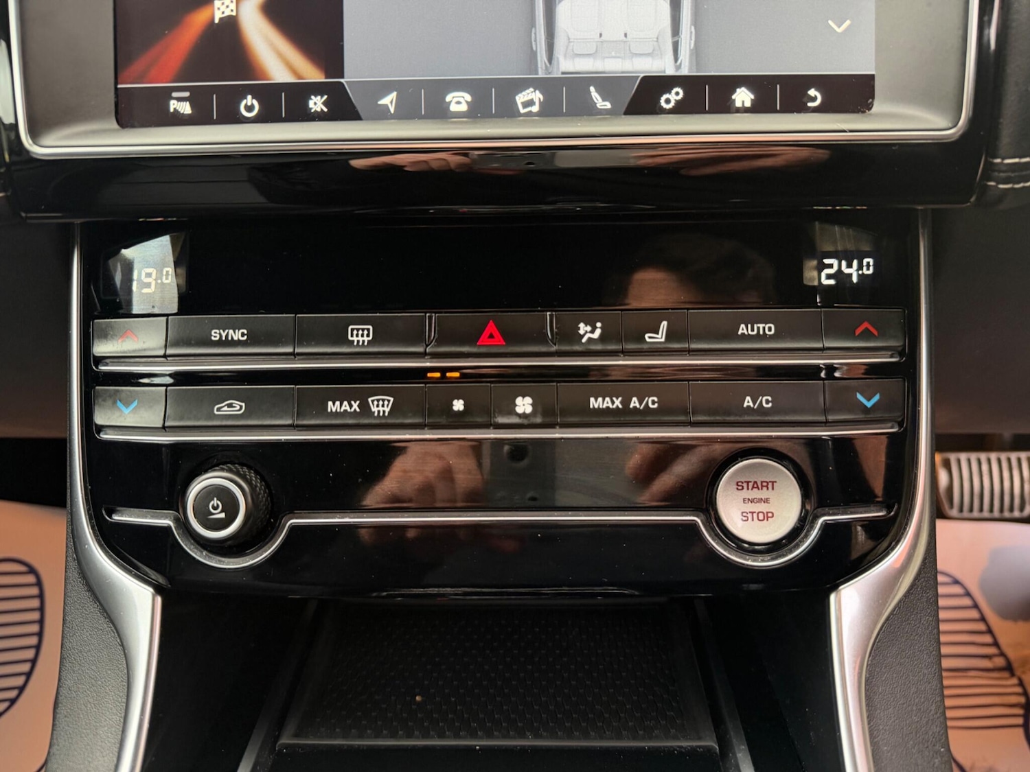 Used Jaguar XE 2019 for sale - 78171078: Photo 40