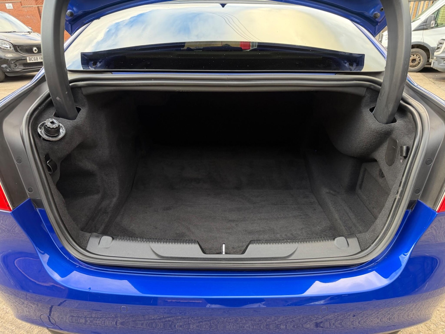 Used Jaguar XE 2019 for sale - 78171078: Photo 53