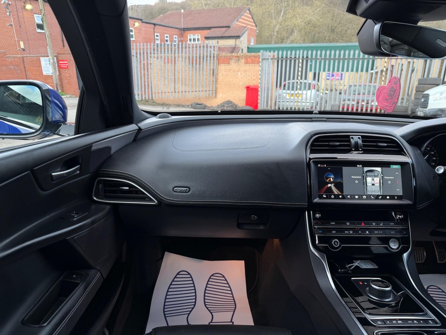 Used Jaguar XE 2019 for sale - 78171078: Photo 59