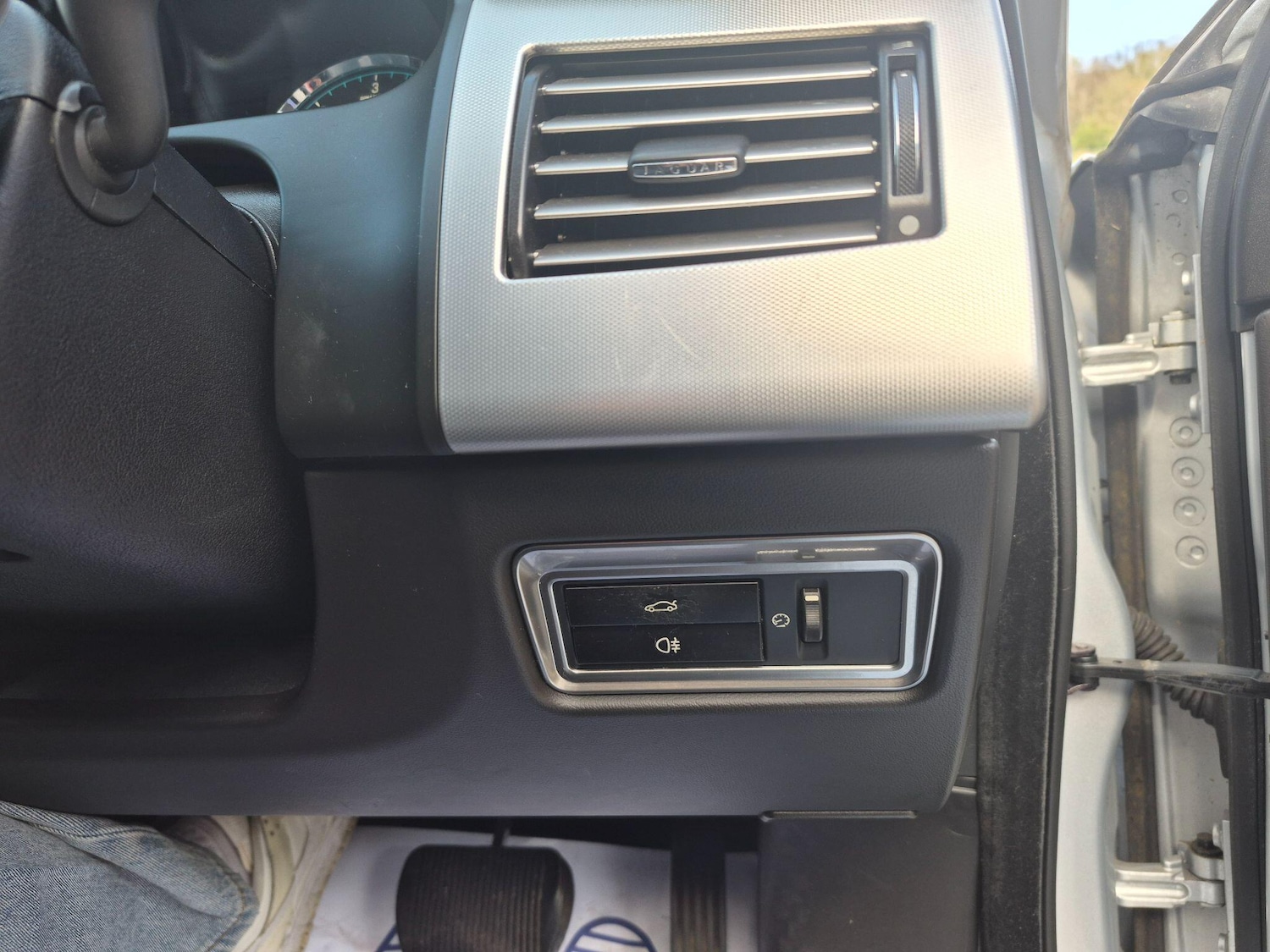 Used Jaguar XF 2012 for sale - 78170378: Photo 25