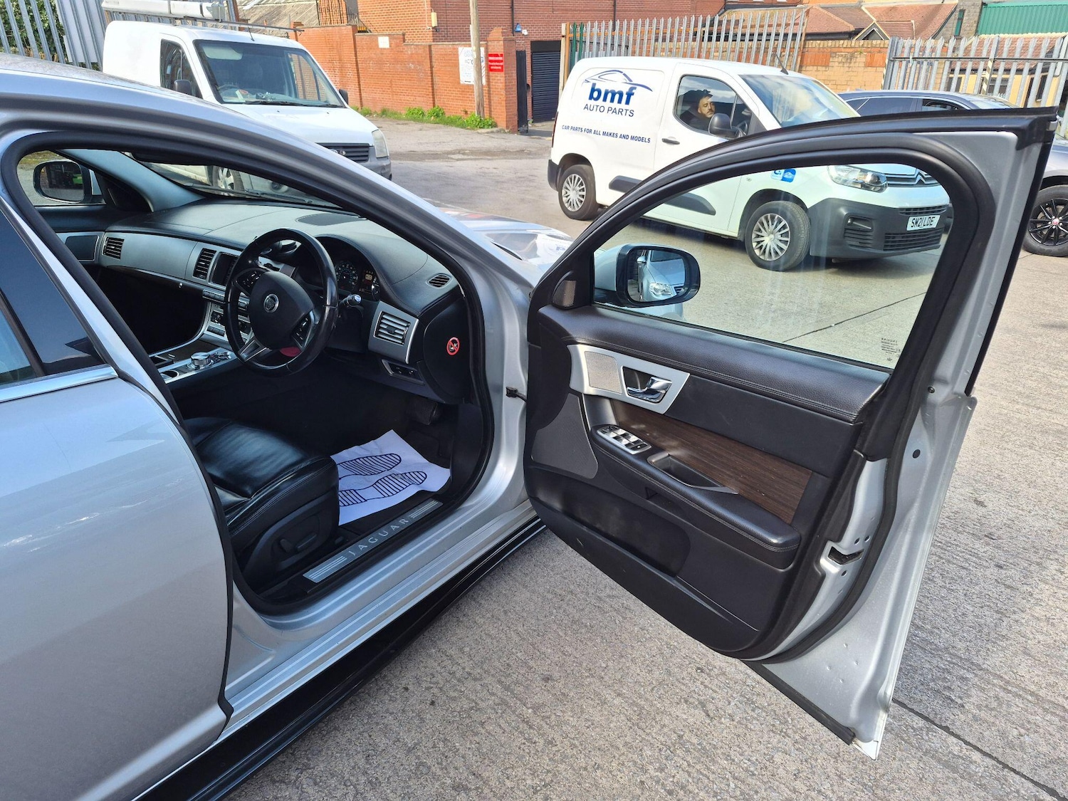 Used Jaguar XF 2012 for sale - 78170378: Photo 33