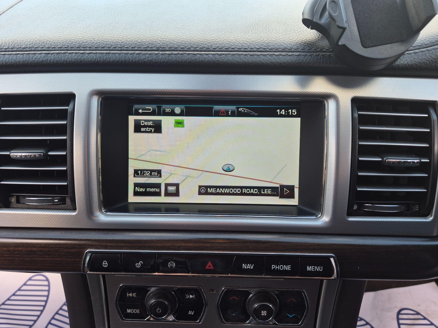 Used Jaguar XF 2012 for sale - 78170378: Photo 38