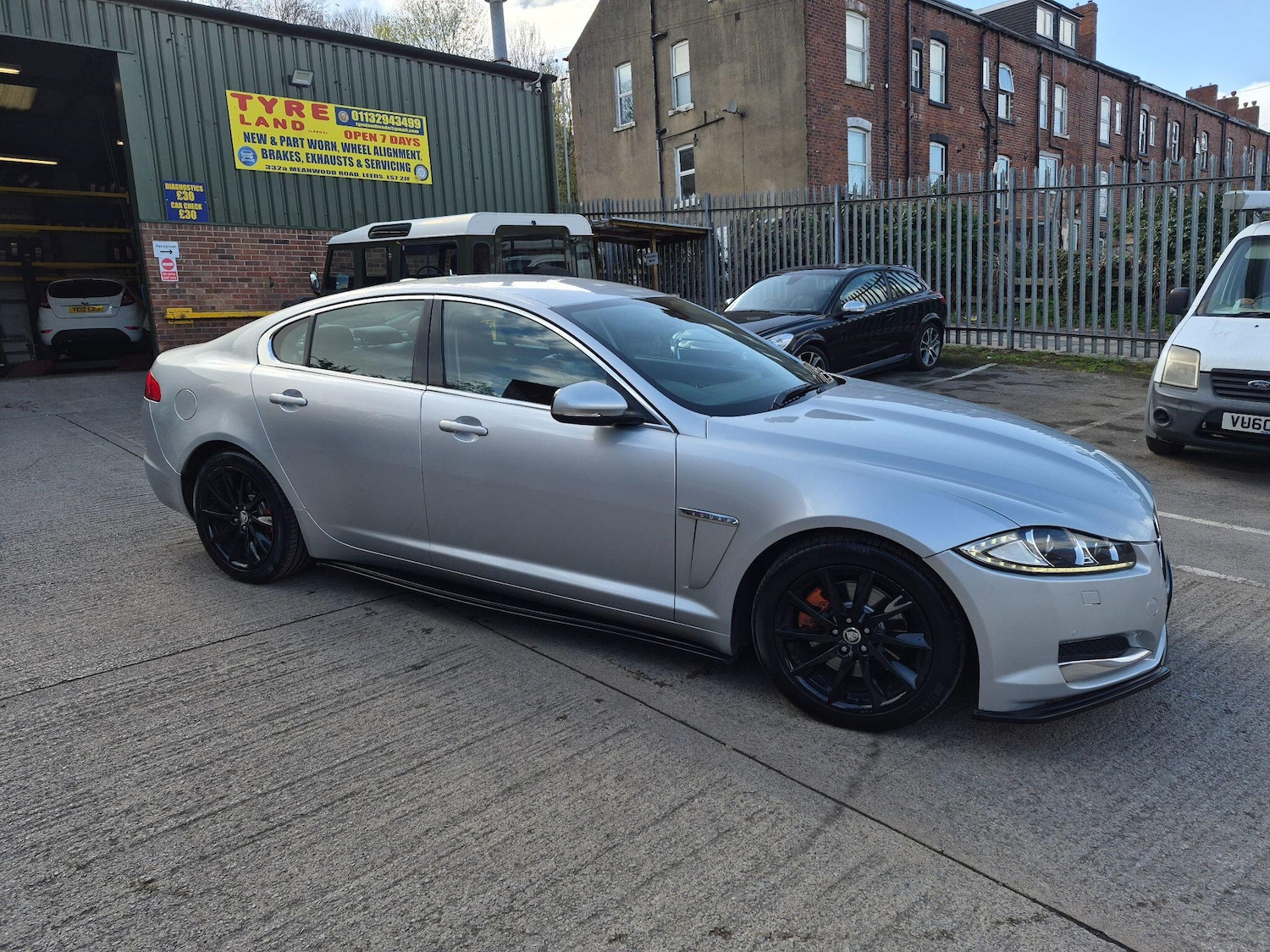 Used Jaguar XF 2012 for sale - 78170378: Photo 4