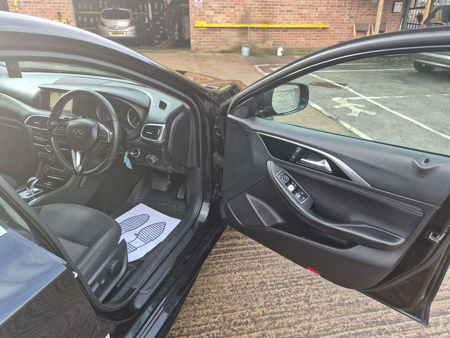 Used Infiniti Q30 2017 for sale - 78170107: Photo 32