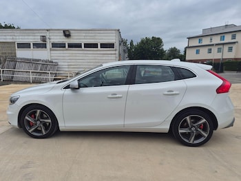 Used Volvo V40 2015 for sale - 78934216: Photo