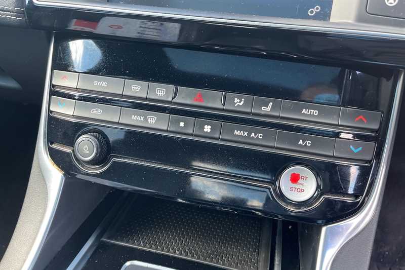 Used Jaguar XE 2016 for sale - 78050704: Photo 15