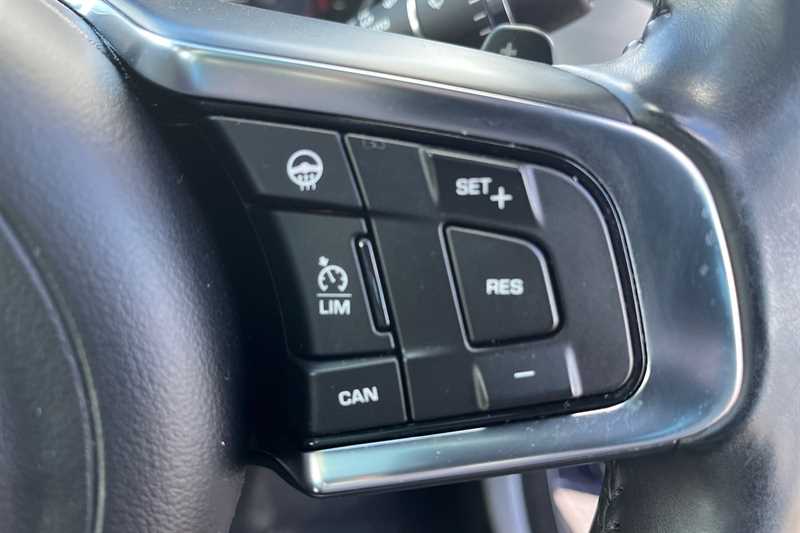 Used Jaguar XE 2016 for sale - 78050704: Photo 22