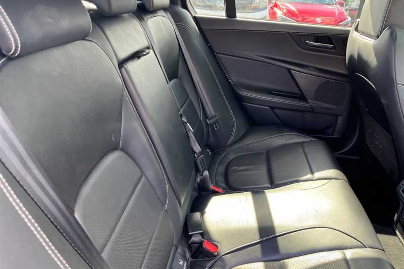 Used Jaguar XE 2016 for sale - 78050704: Photo 38