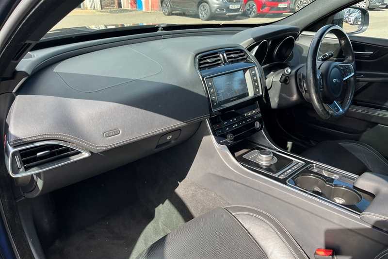 Used Jaguar XE 2016 for sale - 78050704: Photo 40