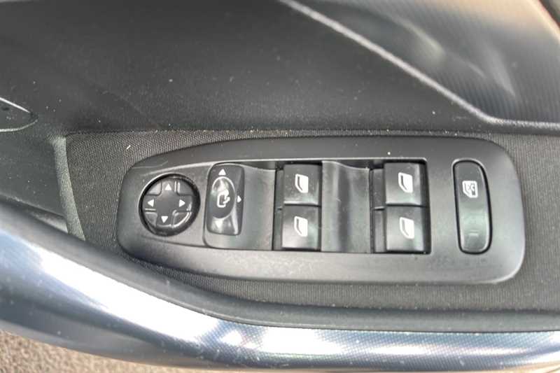 Used Peugeot 2008 2019 for sale - 78174961: Photo 16