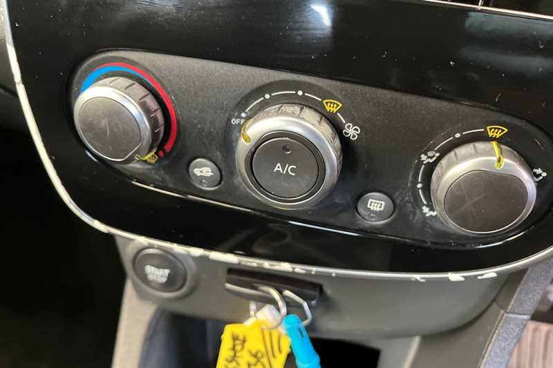 Used Renault Clio for sale - 77348741: Photo 15