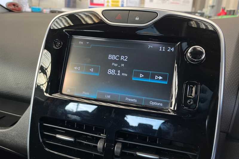 Used Renault Clio for sale - 77348741: Photo 17