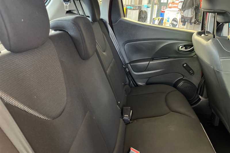 Used Renault Clio for sale - 77348741: Photo 38