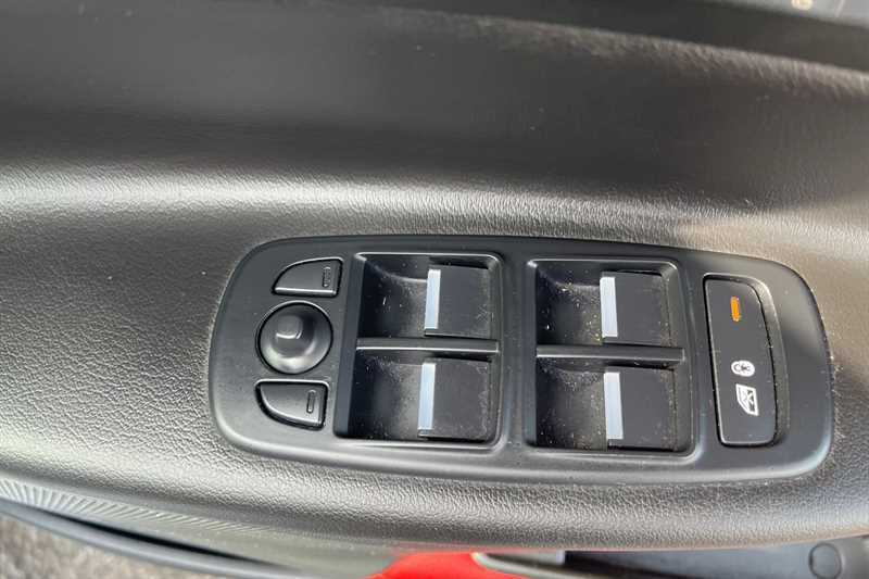 Used Jaguar XE 2018 for sale - 78221435: Photo 16