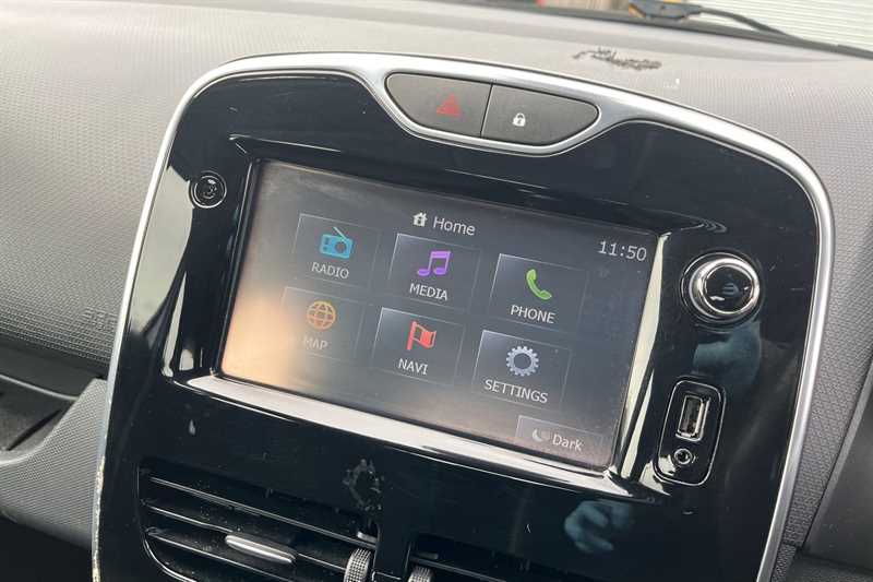 Used Renault Clio 2015 for sale - 77900315: Photo 19