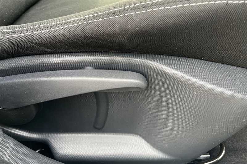 Used Renault Clio 2015 for sale - 77900315: Photo 26