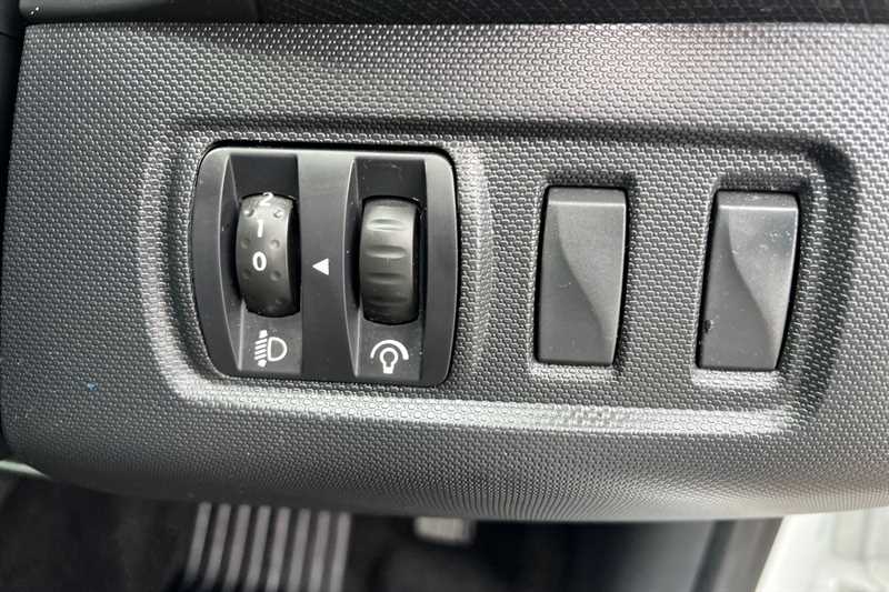 Used Renault Clio 2015 for sale - 77900315: Photo 36