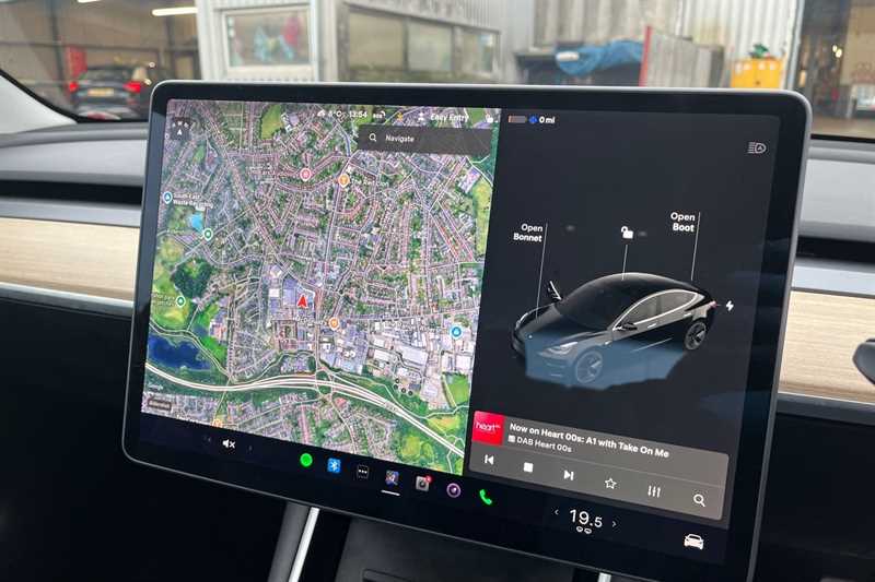 Used Tesla Model 3 2019 for sale - 77402722: Photo 18